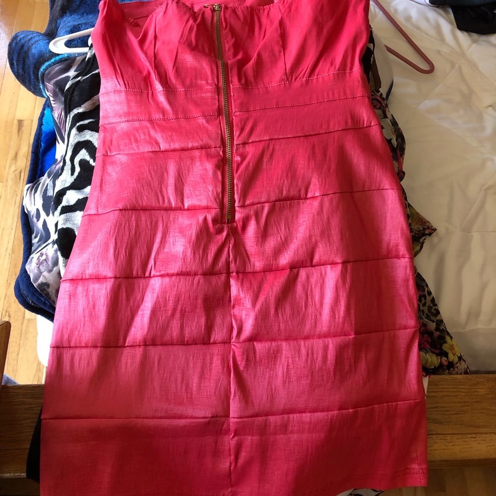 Dress - Picture 2 of 4
